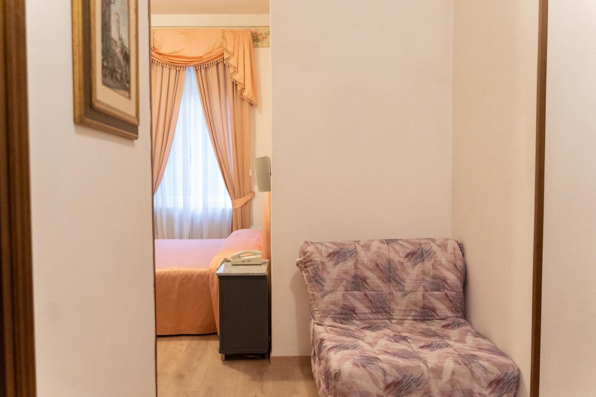 Hotel Belvedere Ассизи Экстерьер фото